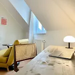 Familientraum-Kueche-Waschtrockner-Playstation-Netflix-Wifi